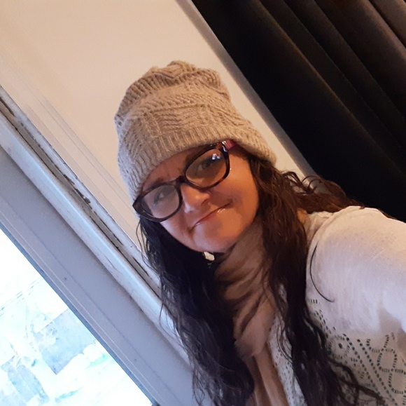 Meet your Posher, Elisha - Picture 1 of 1